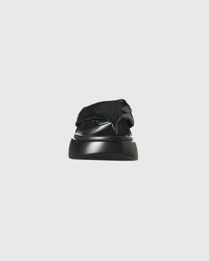Cullen Black Oily Leather
