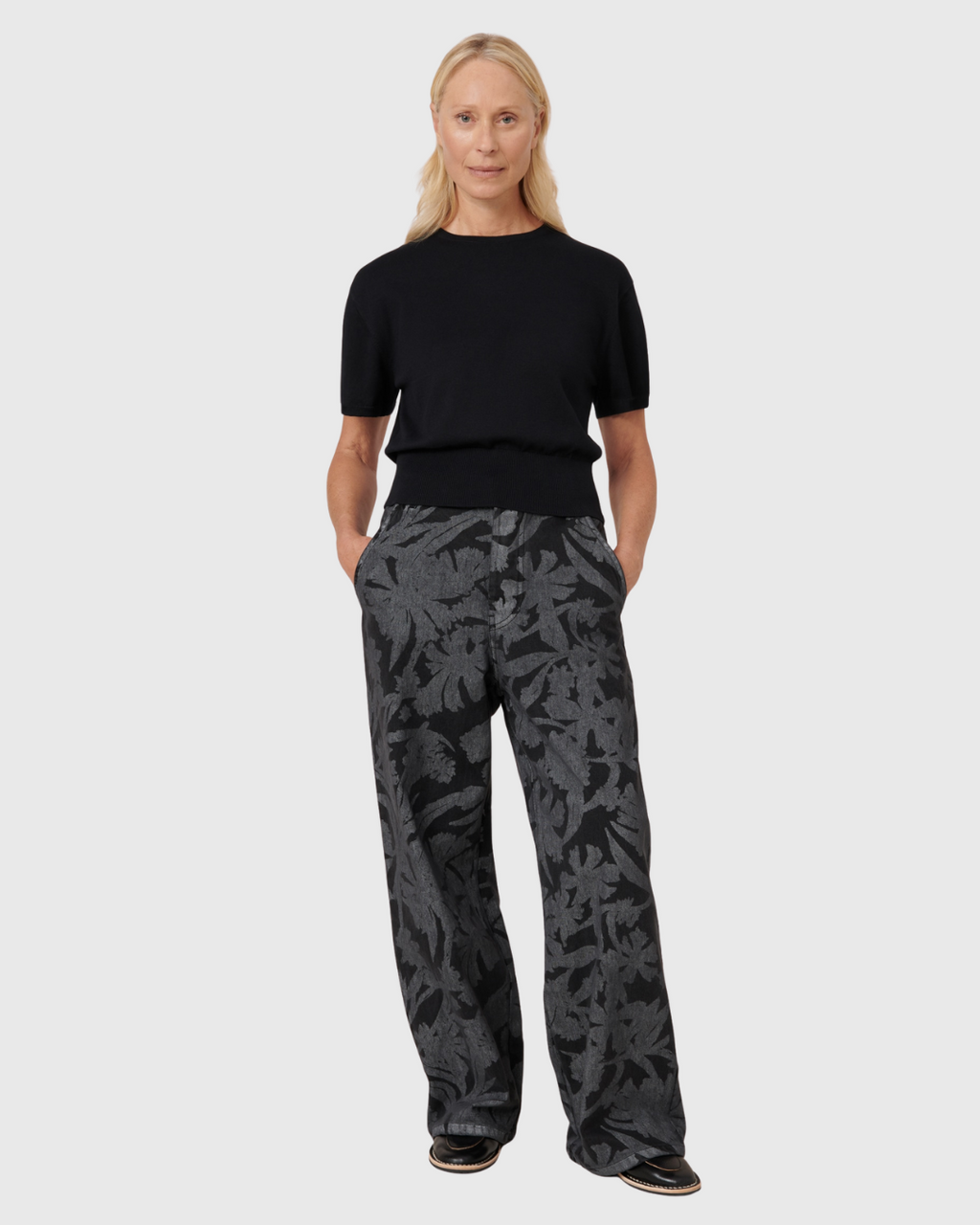 Silhouette Top Black