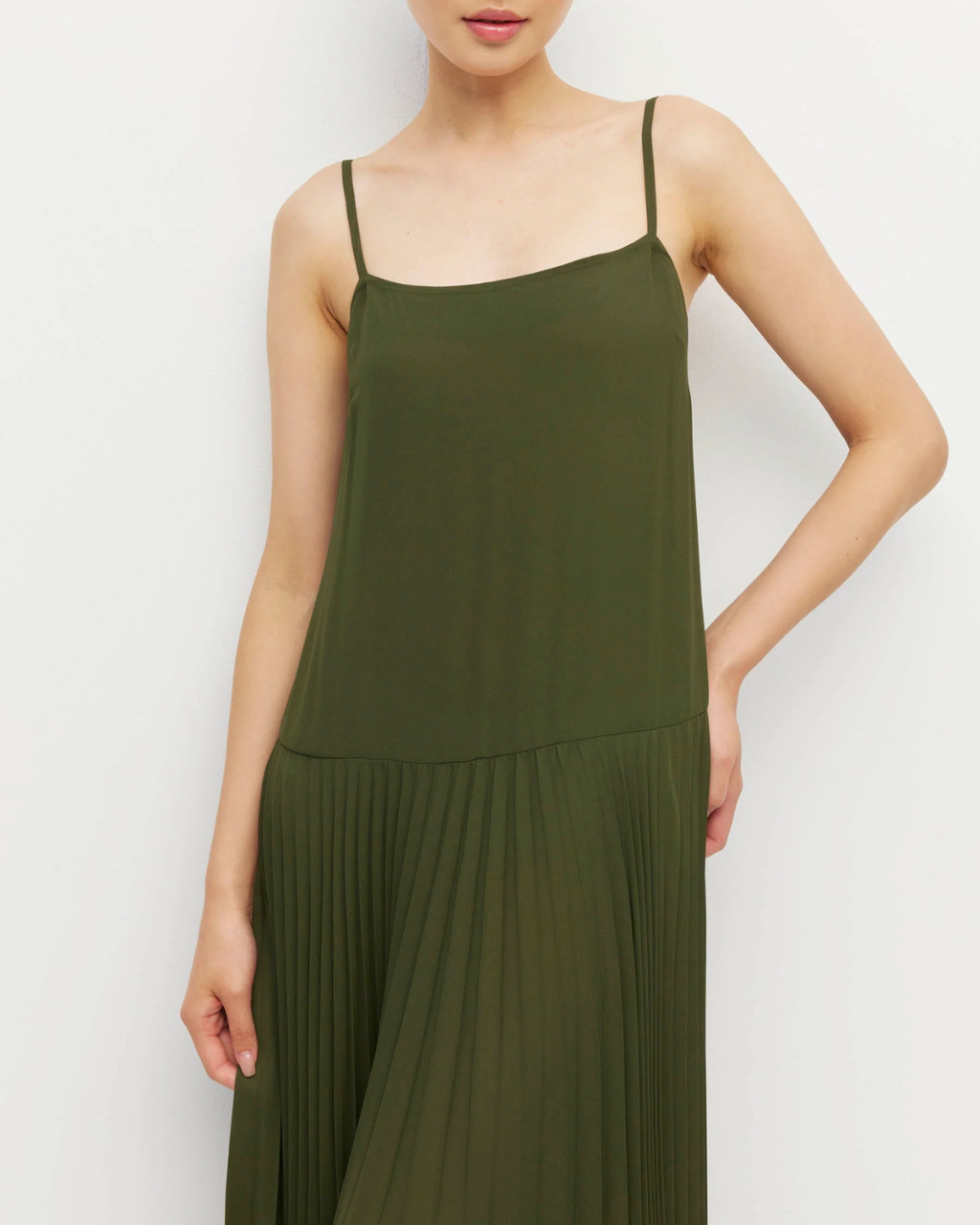 Betty Pleat Dress (Matte Pleat) Vine