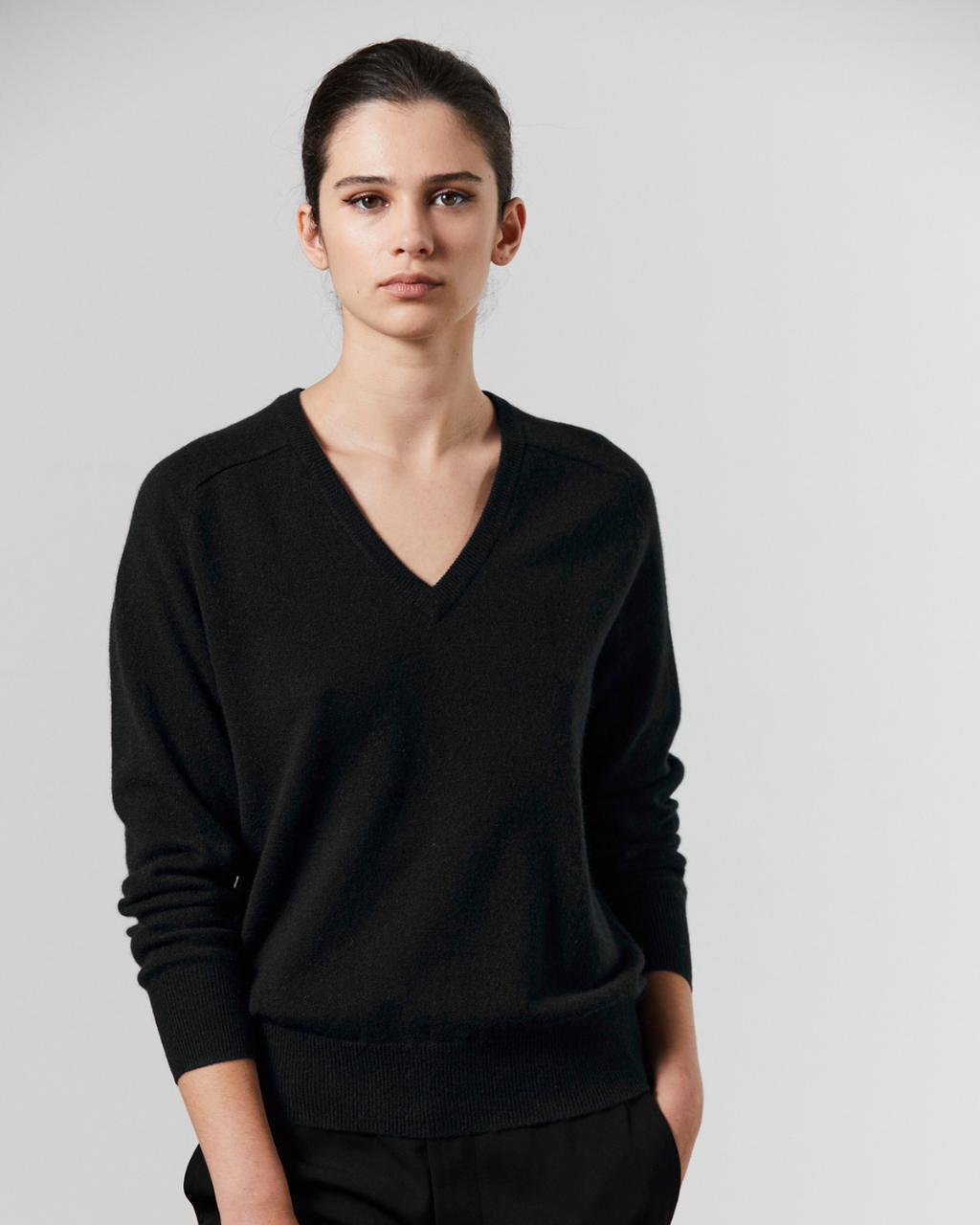 Amy Cashmere V-Neck Black