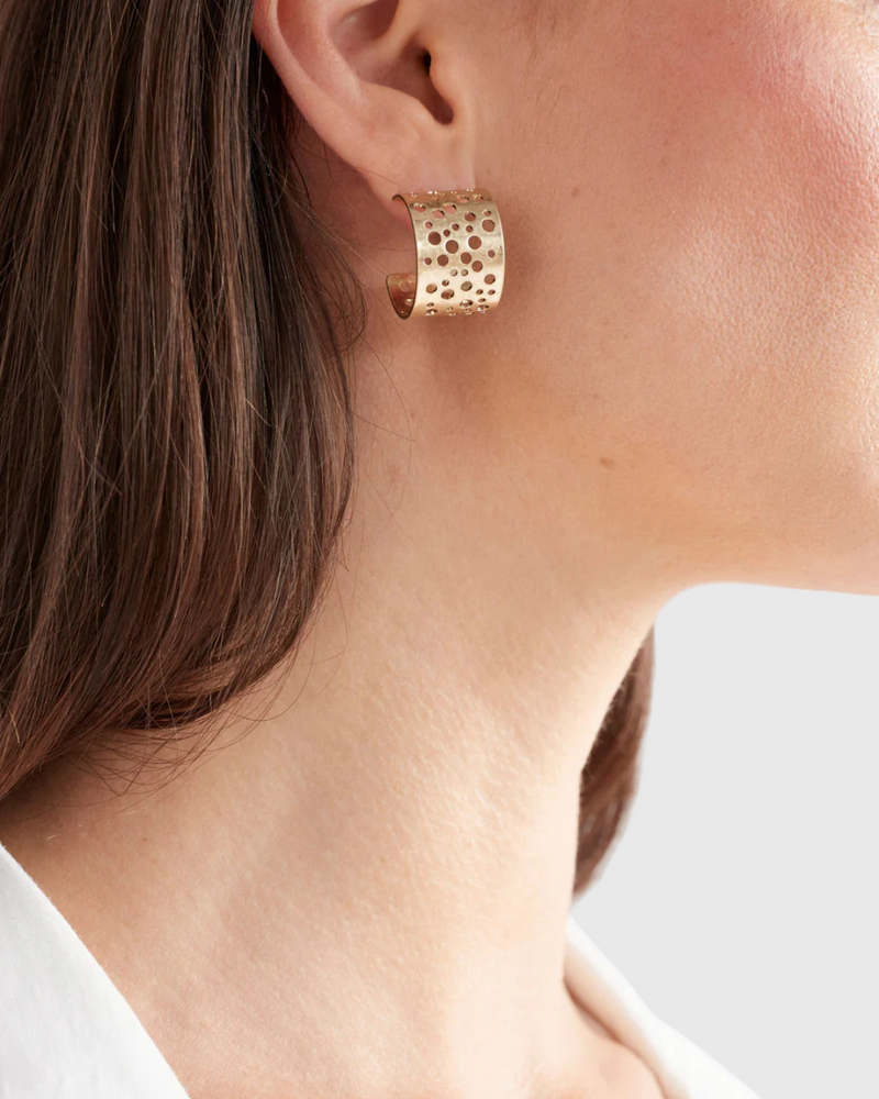 Hulle Tiny Hoop Earring Gold