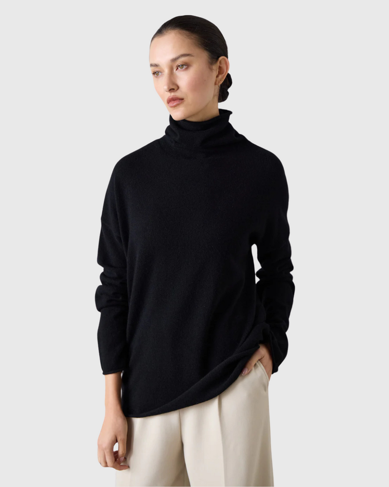 Mara Funnel Neck Black