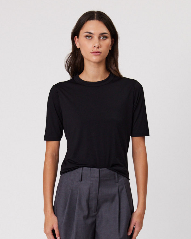 Alba Tee Black
