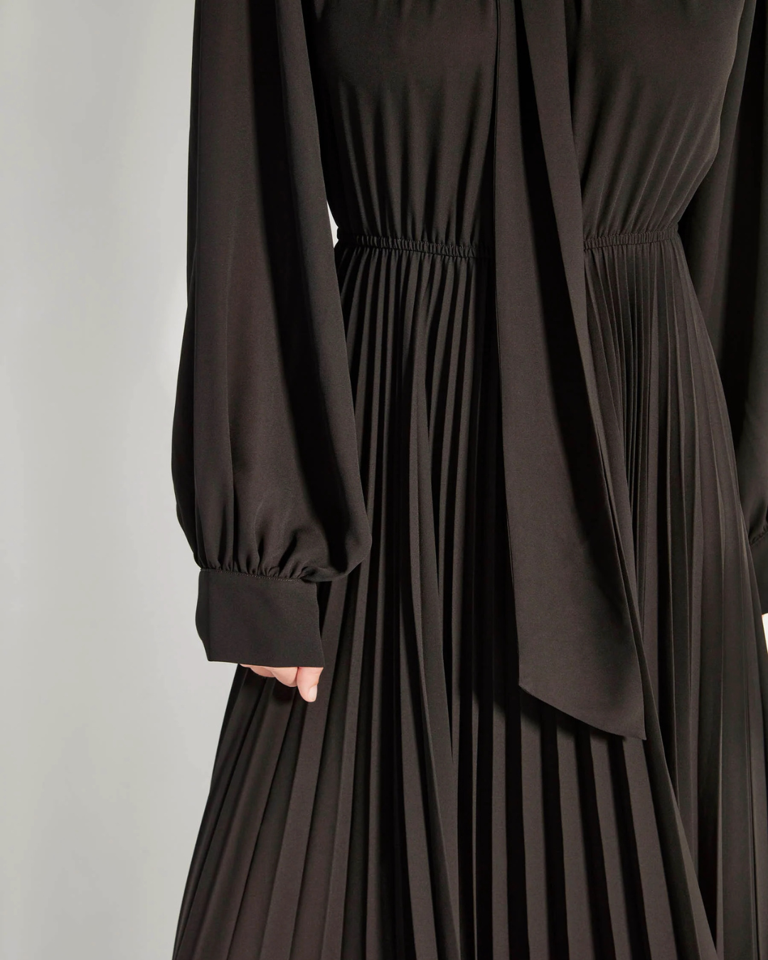 Coco Pleat Dress (Matte Pleat) Black