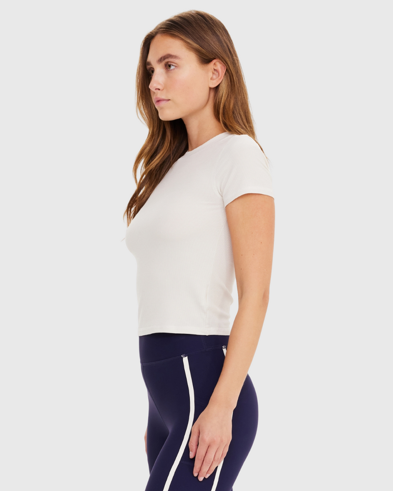 Shelter Fitted Tee Creme