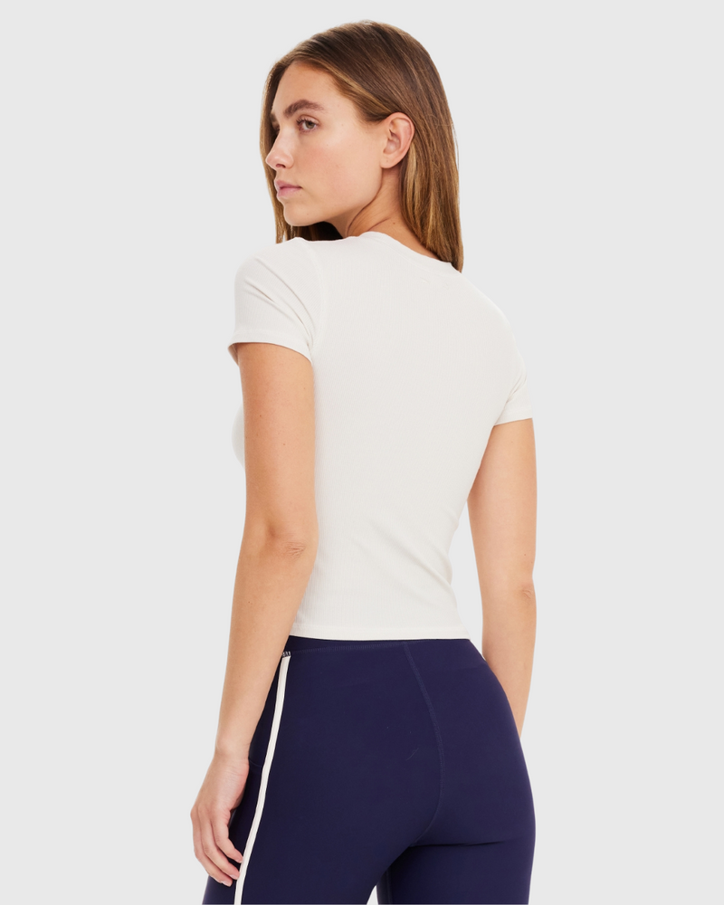 Shelter Fitted Tee Creme